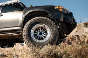 LOCK OFFROAD BAJA | 17X9.0 | -12mm | 4.530 Backspace | 32 LB