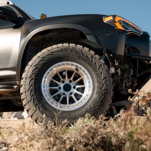 LOCK OFFROAD BAJA | 17X9.0 | -12mm | 4.530 Backspace | 32 LB