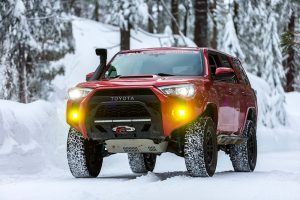 Snorkel on SUV for Off-Roading