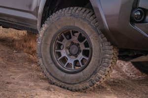 Gunmetal RR5-S Wheels on MGM 4Runner