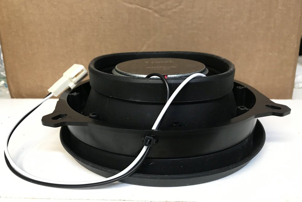 Crutchfield Focal Integration (2-Way) Speaker Upgrade Step-By-Step Install For the 5th Gen 4Runner: Step 2. Bolt Baffle Between Speaker + Adaptor Bracket