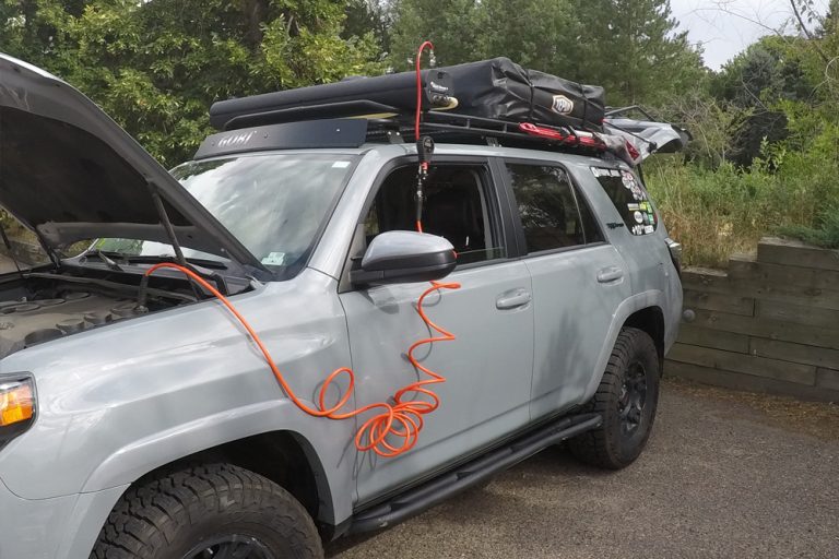 Yakima RoadShower 4L Pressurized, Solar Heated Hot Water on Demand