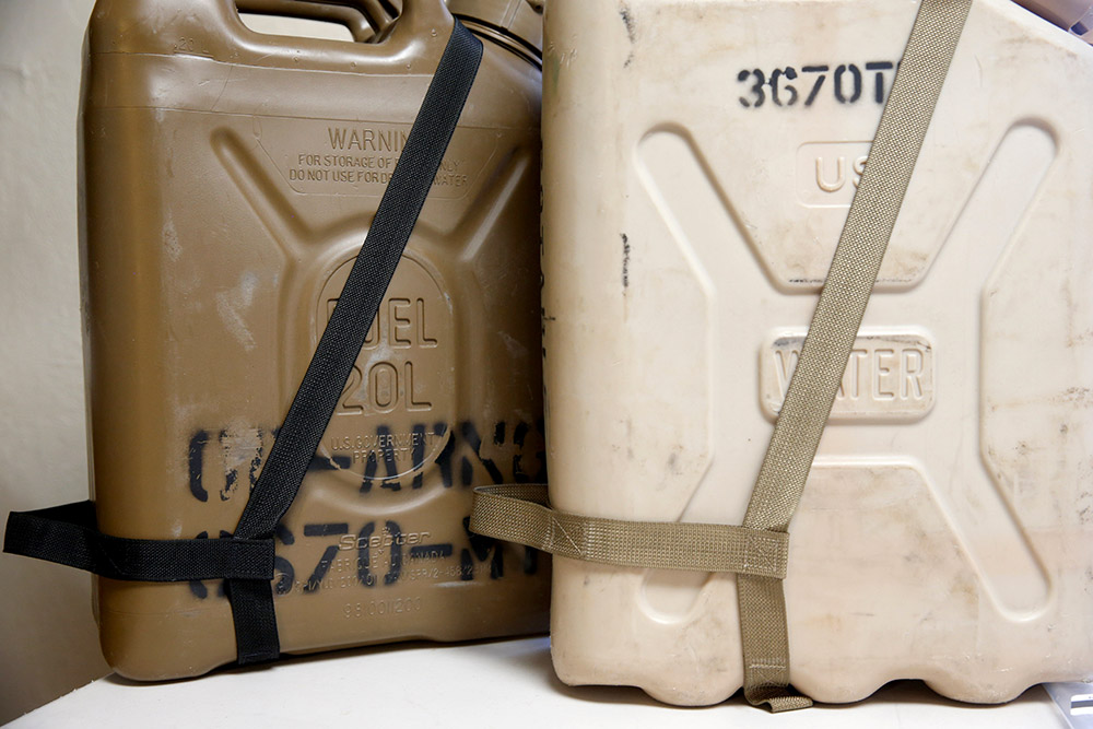 Jerry Can Pouring Grab Straps 