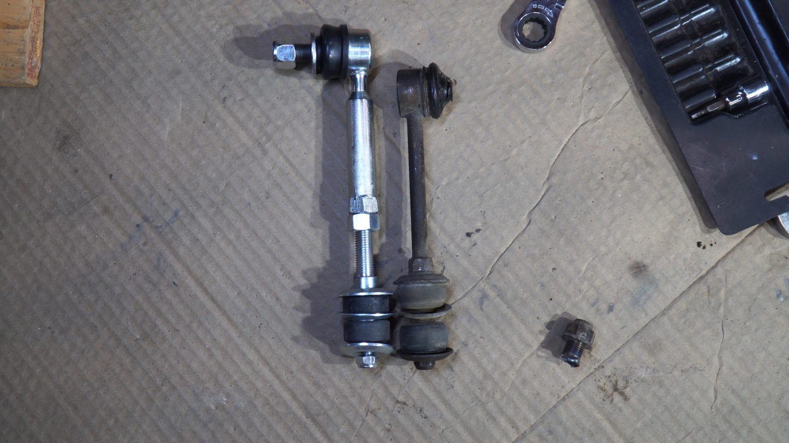 Adjusting Dobinsons Control Arms, End Links, and Panhard Bar