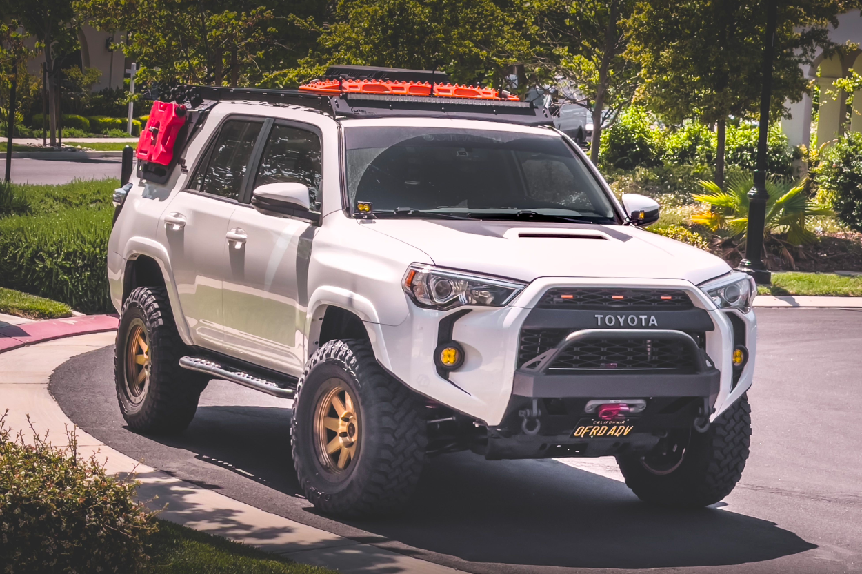 5th Gen 4Runner With Maxtrax MKII Mounted On Prinsu Maxtrax Mount On Prinsu Roof Rack
