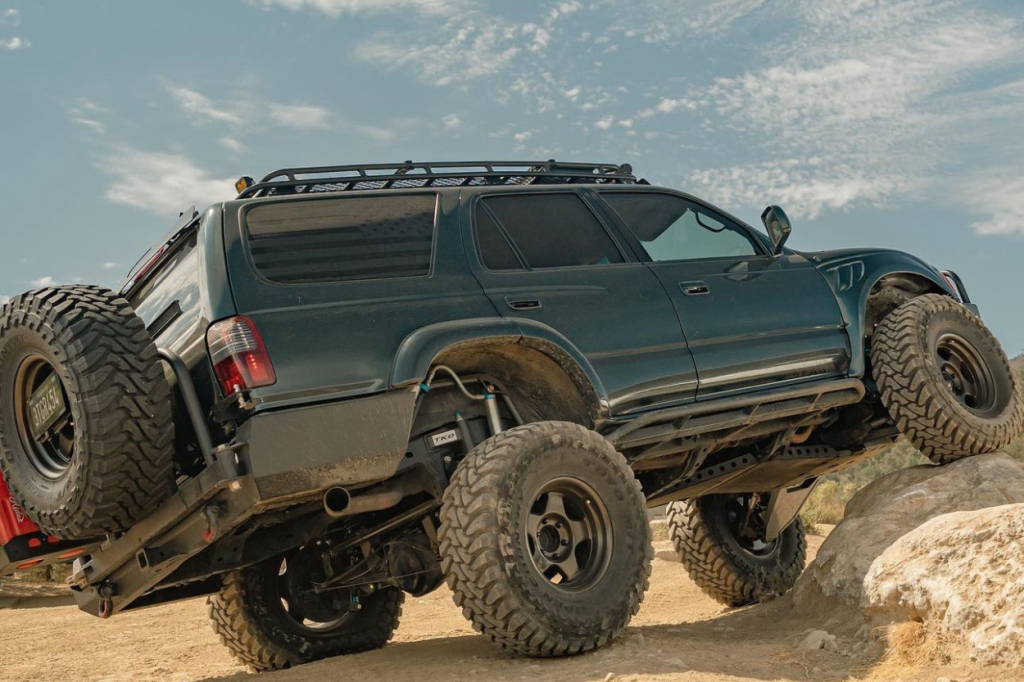 3rd Gen 4Runner Flexing in Hollister Hills OHV 