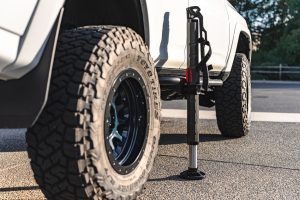 RealTruck Hydraulic Jack Review