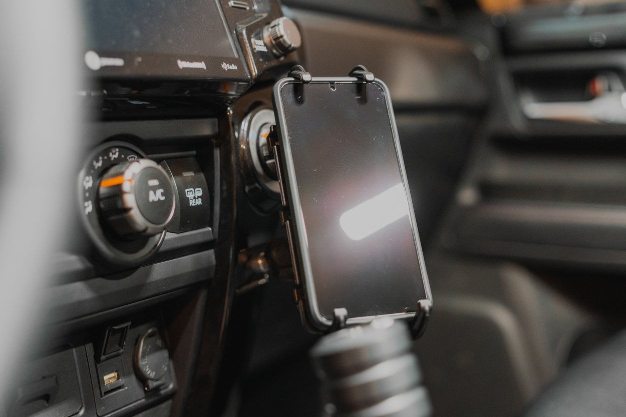 LabOps Gear Lower Dash Mount With Phone