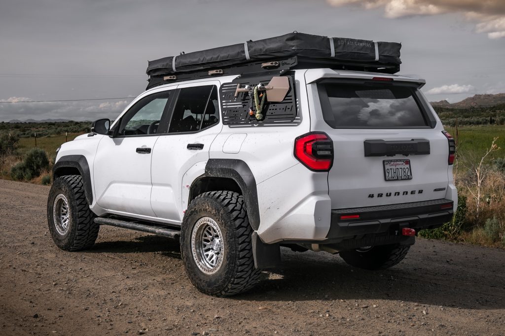 6th Gen 4Runner With Prinsu Pro Rack With Side MOLLE Panel