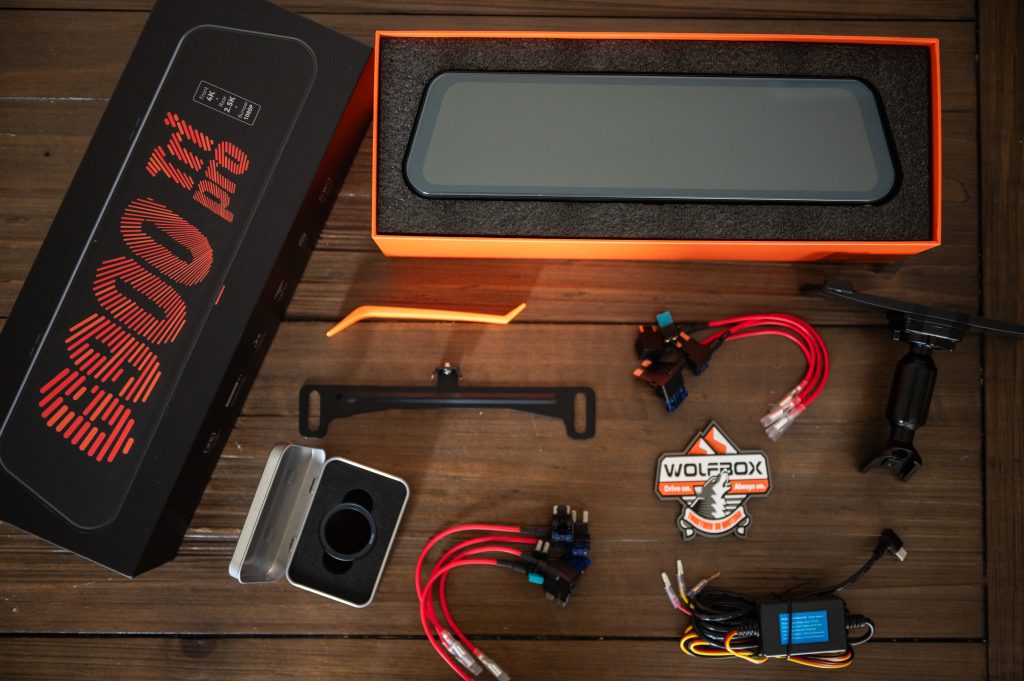Wolfbox G900 TriPro Digital Rearview Mirror With 3 Cameras