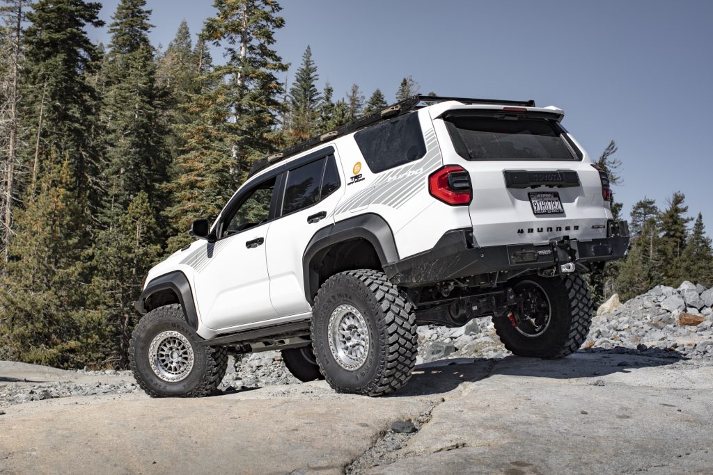 6th Gen 4Runner On 37" Tires & Portals On Rubicon Trail