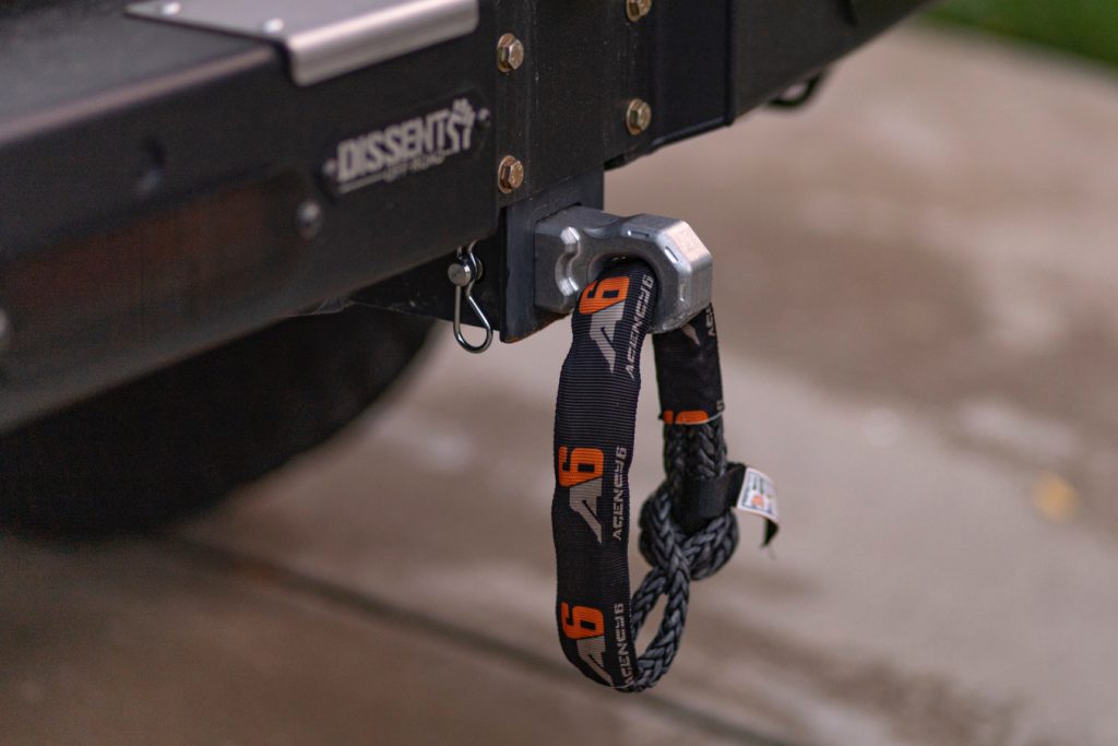 Recovery Hitch Receiver With Soft Shackle